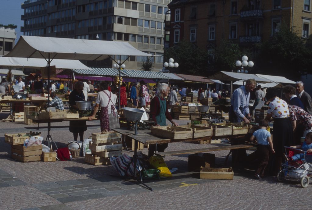 Market in Zurich-Oerlikon