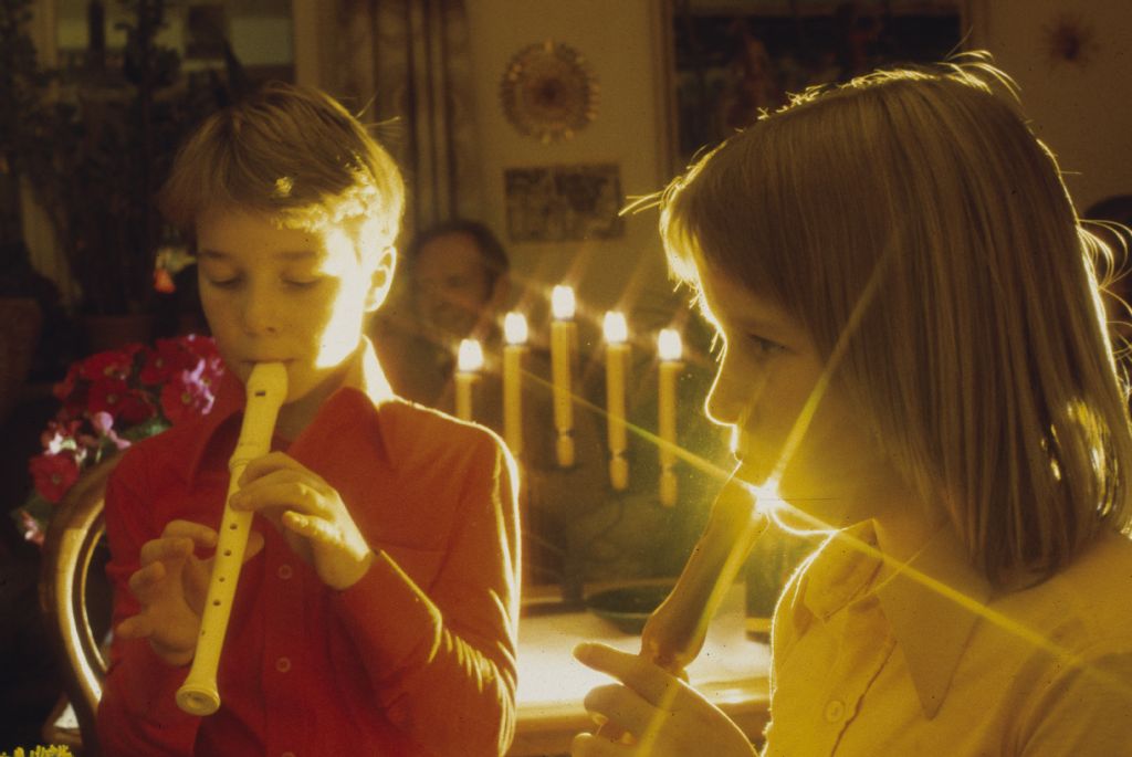 Children play recorder at Christmas