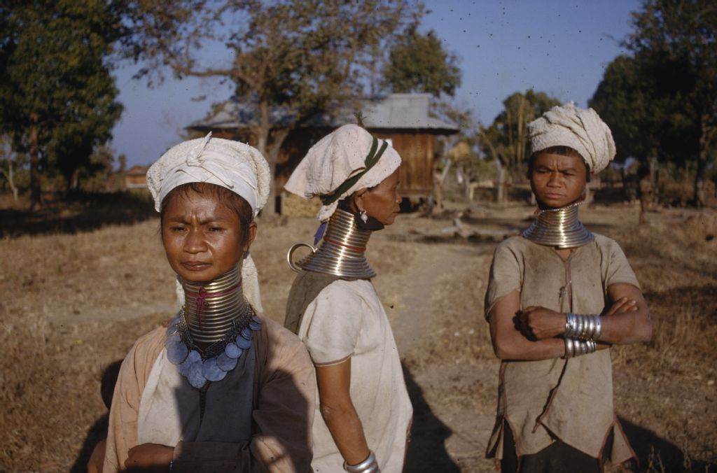 Burma, Kayah, Padaung women