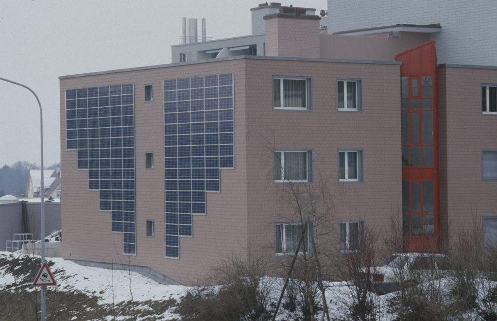 Zurich-Höngg, Rütihof II, solar facade
