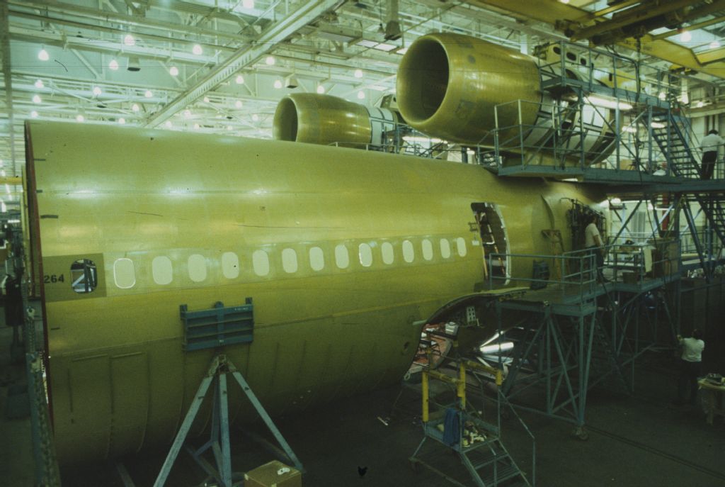 Long Beach, DC-10 under construction