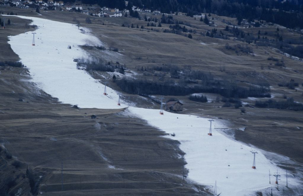 Savognin, ski slope with artificial snow