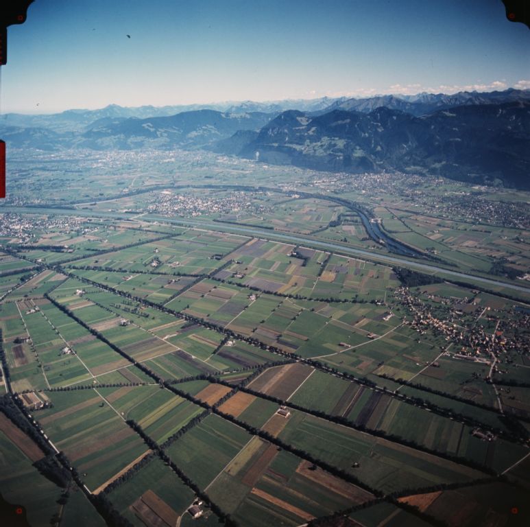 Diepoldsau, Rhine valley with Vorarlberg neighborhood, view to the east (E)
