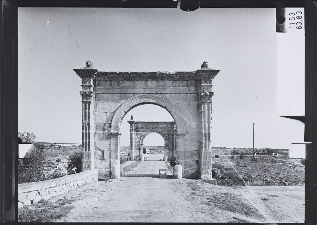 France, St. Chamas, Pont Flavien, north side