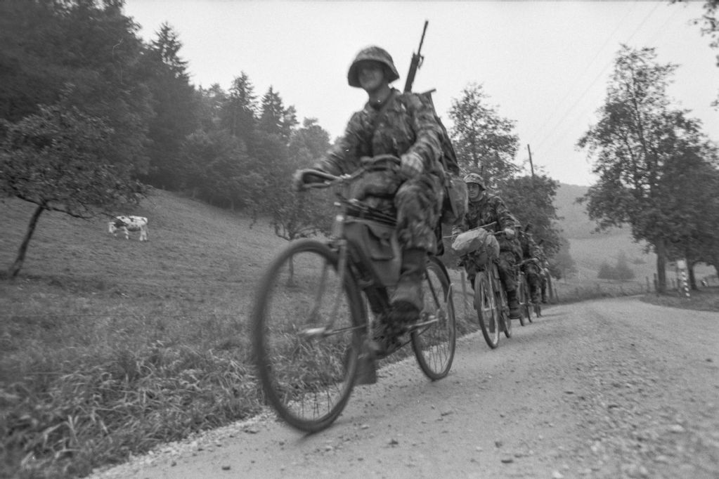 Military cyclist