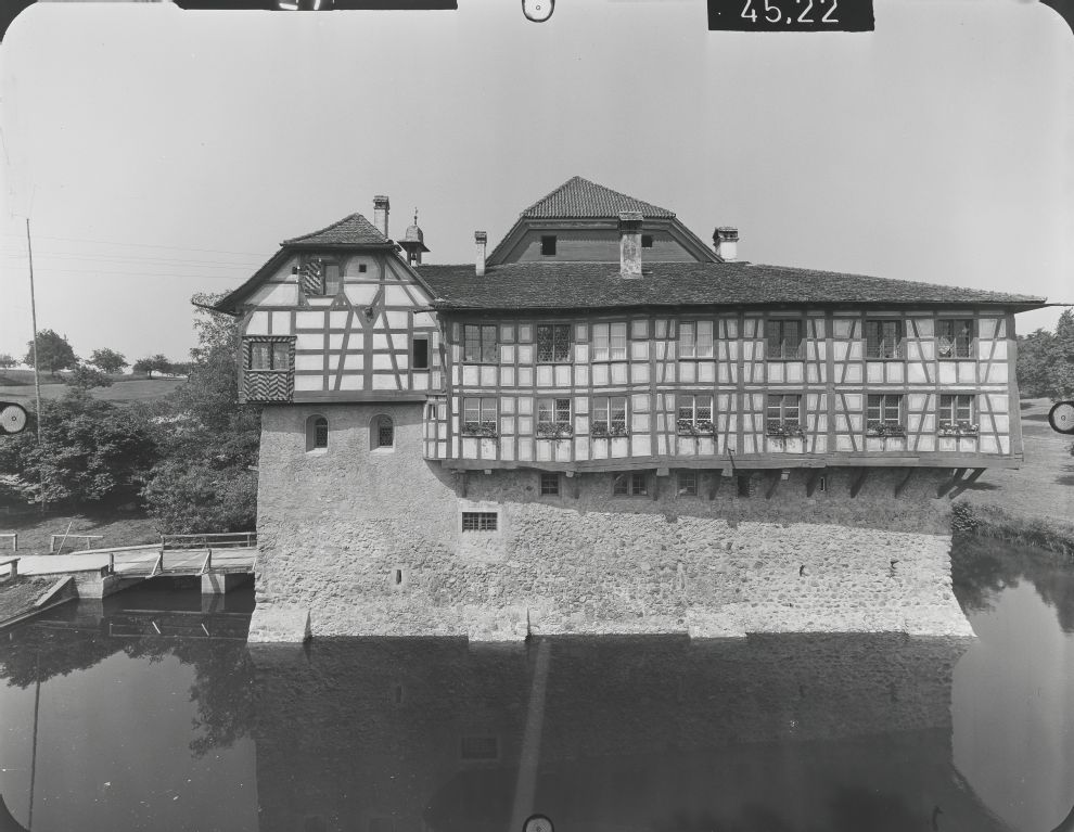 Hagenwil (TG), moated castle, east side