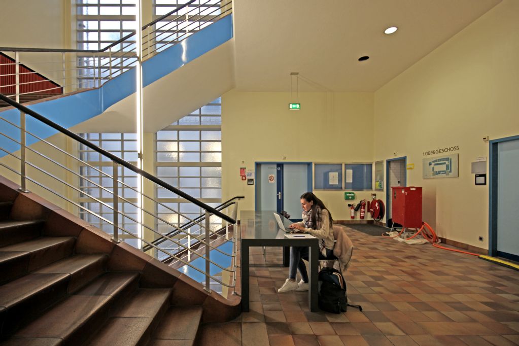 Zürich, ETH Zürich, Maschinenlaboratorium (ML), H 45.3, Studierendenarbeitsplätze