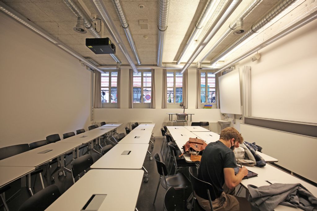 Zürich, ETH Zürich, Chemie-Neubauten (CHN), D 48, Studierendenarbeitsplätze