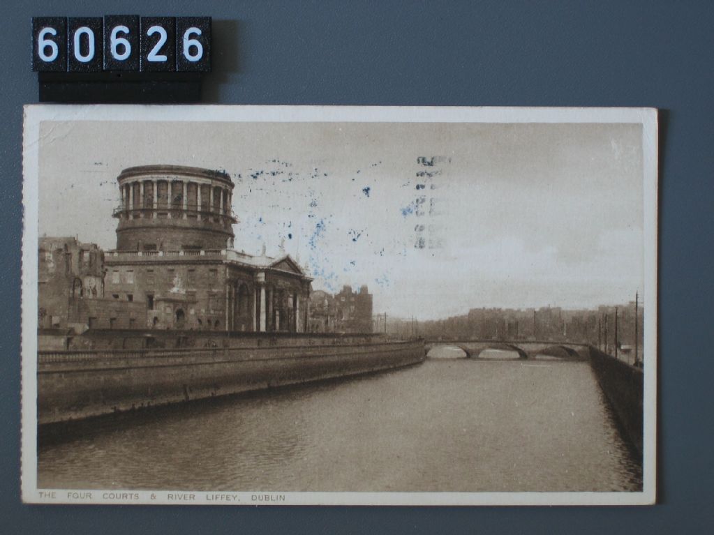 Dublin, The four Courts & River Liffey