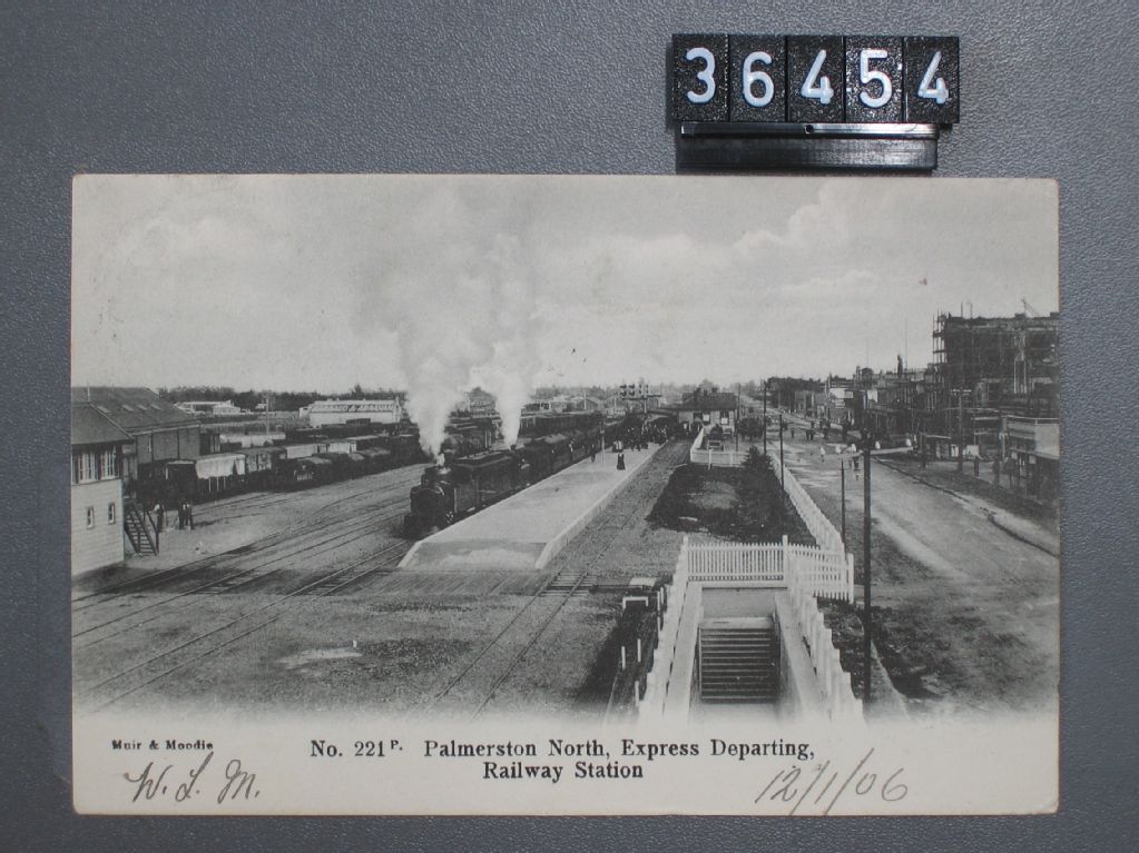 Palmerston North, Express Departing, Railway Station