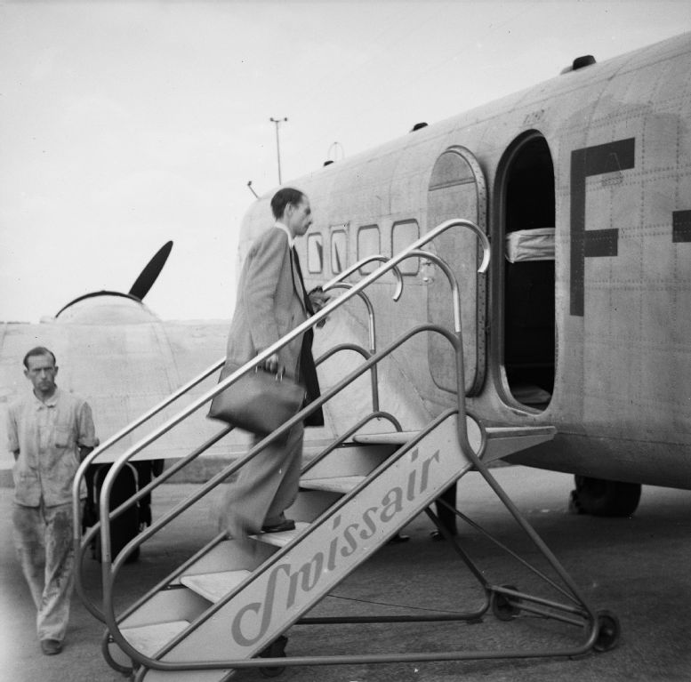 Passenger boarding a Bloch 220 of Air France