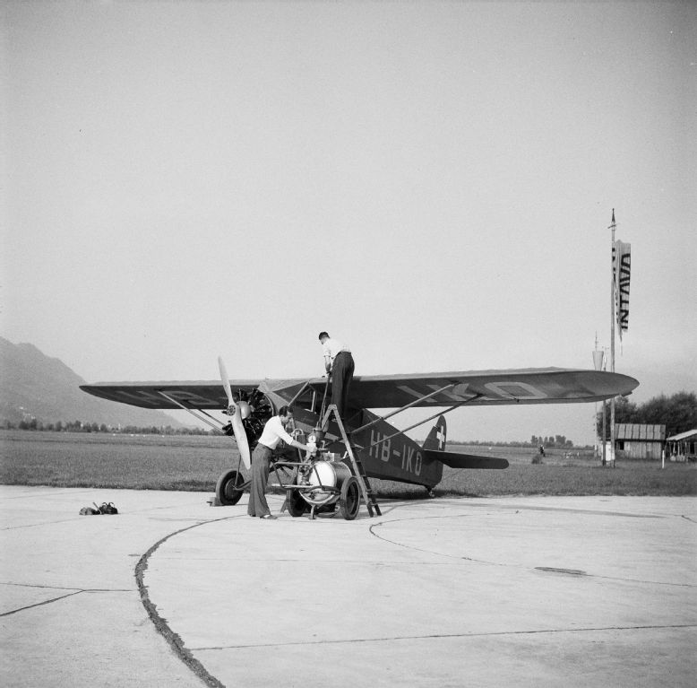 Comte AC-4 Gentleman, CH-262 (HB-IKO) on the ground at Locarno-Magadino