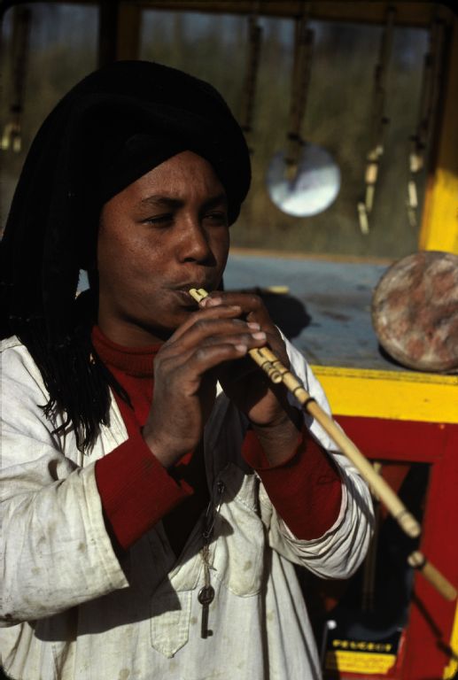 Dendara, flute seller