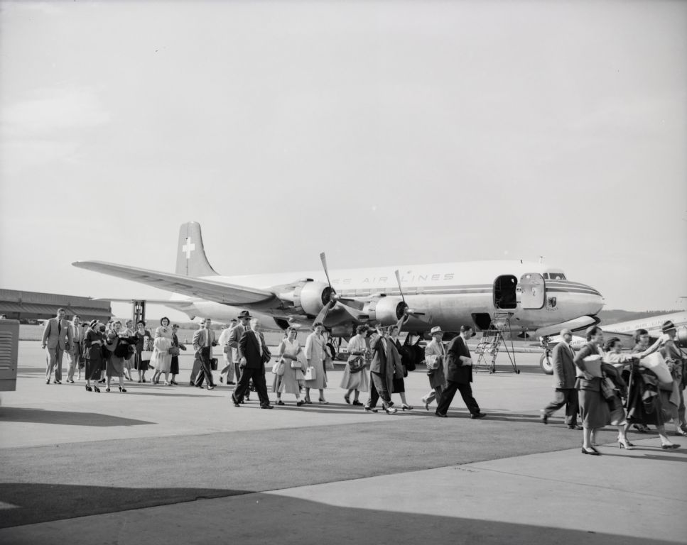 Douglas DC-6B-1198, HB-IBE "Genève" with passengers at Zurich-Kloten