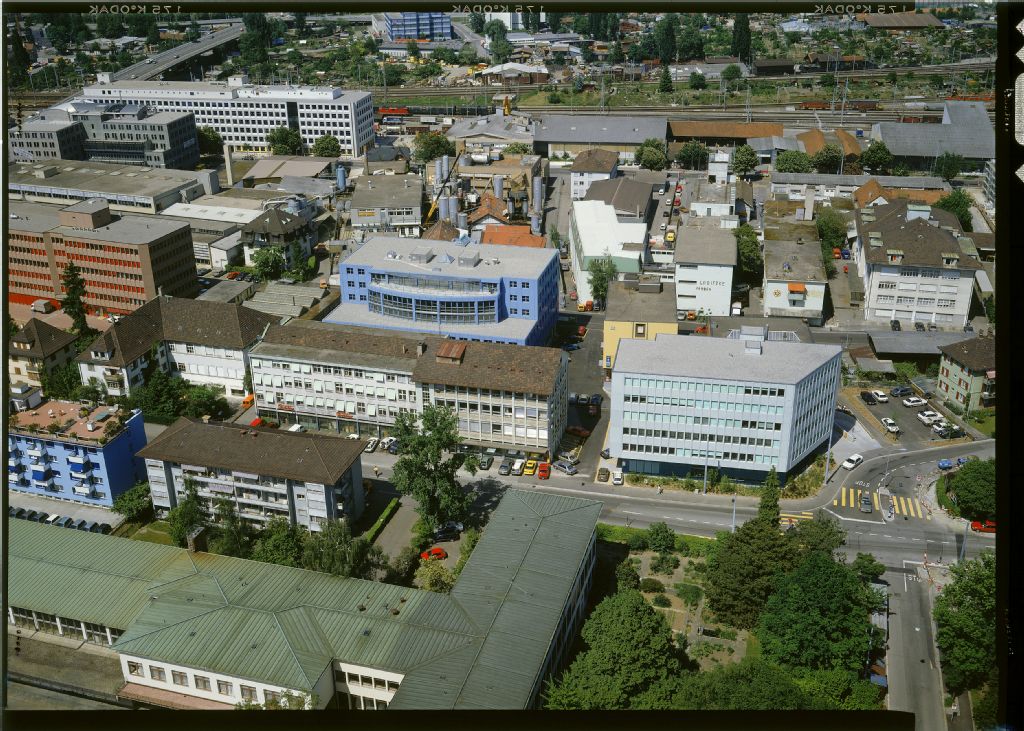 Zurich, district 9, Basilea, commercial building