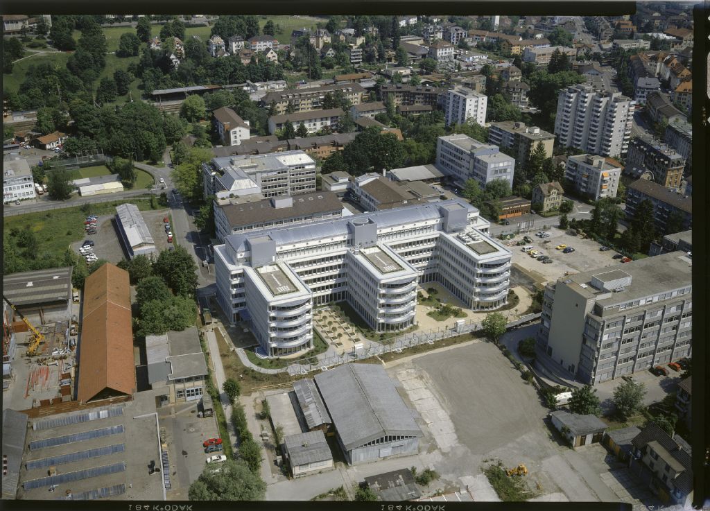 Zurich, district 11, commercial building Eggbühlstrasse 21, 23, 25