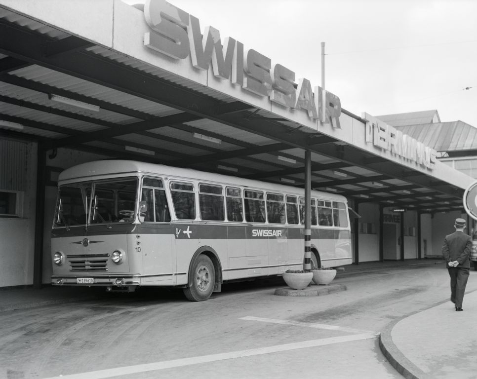 Swissair Terminus in front of Zurich Main Station (north wing), Museumsstrasse 1