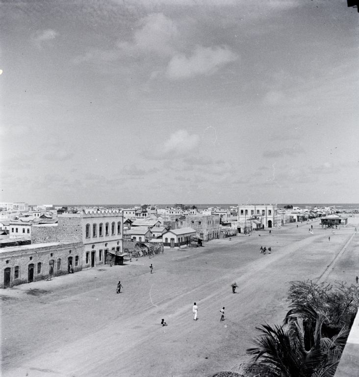 Djibouti, the market street Avenue 13