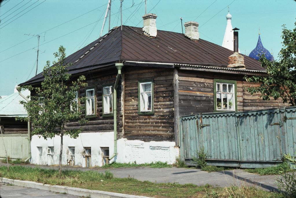 Souzdal, farmhouse, background Roshdestvenski
