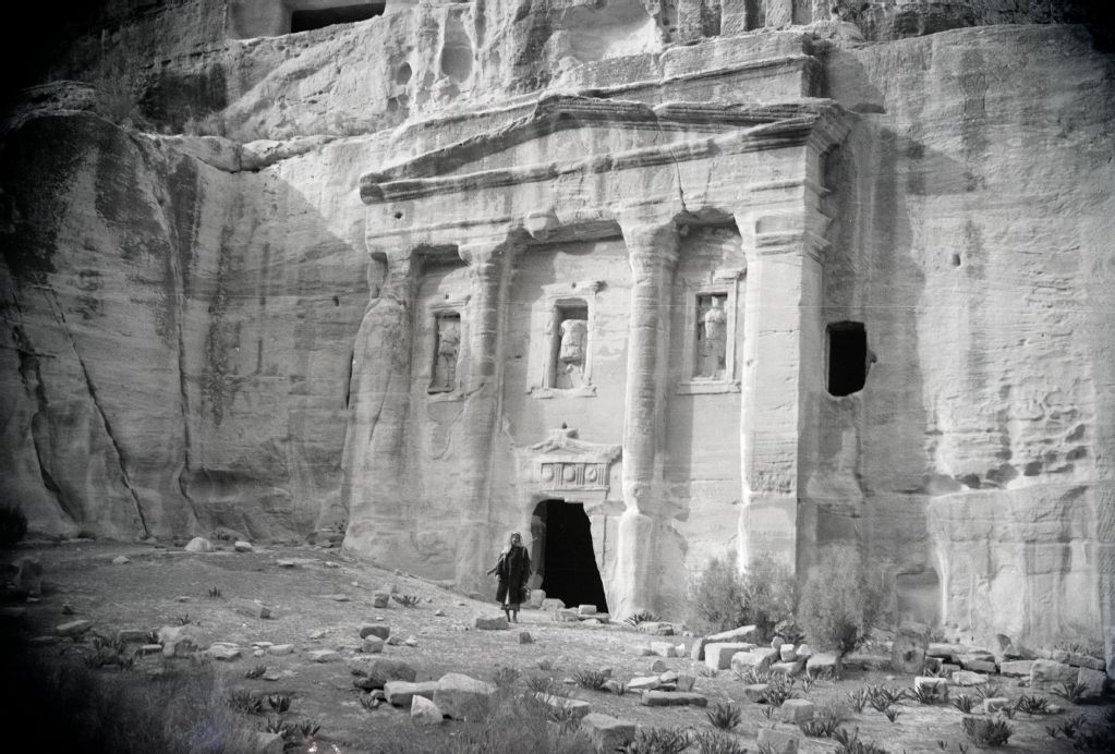 Rock grave, Petra