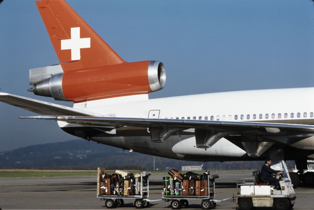 Cargo loading into a Swissair Douglas DC-10 at Zurich-Kloten