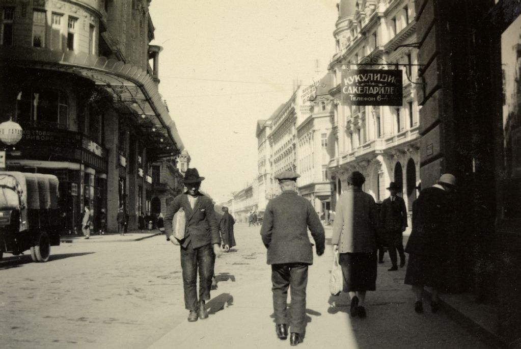 Belgrade, September 21 to October 10, 1925, Michael Street, on the left "Academie" on the right "Banque Franco-Serbe".