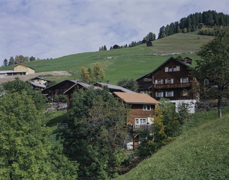Valendas GR, southwest view of the hamlet Brün