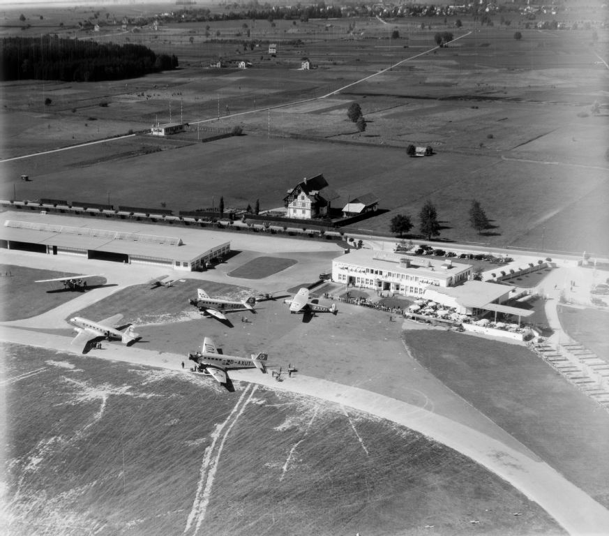 Dübendorf, airfield, parking area