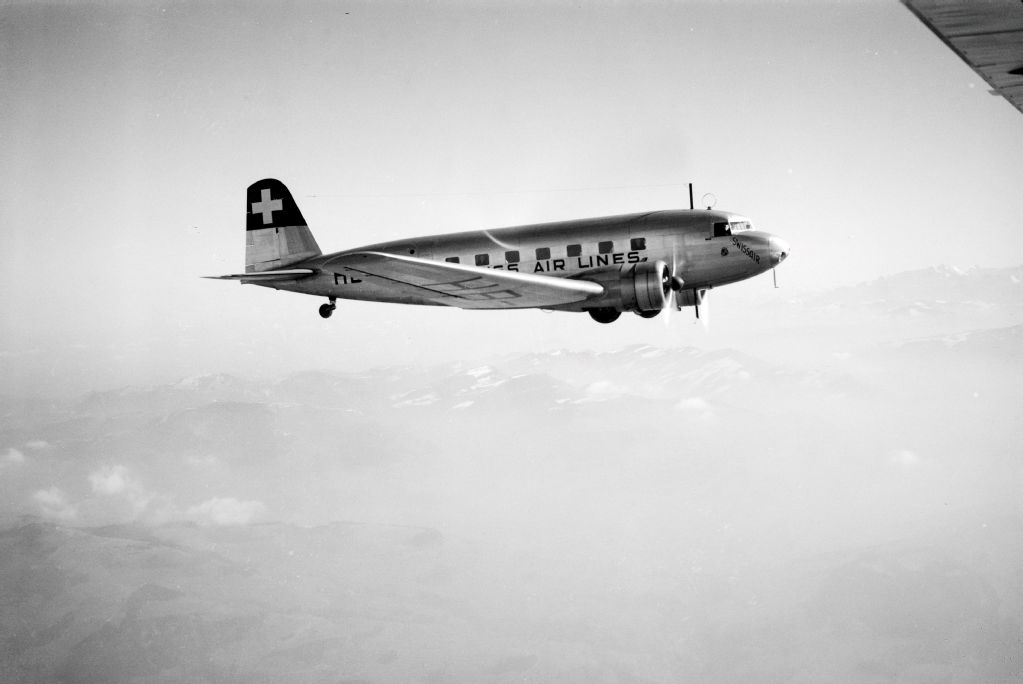 Douglas DC-2-115-D, HB-ISI in flight
