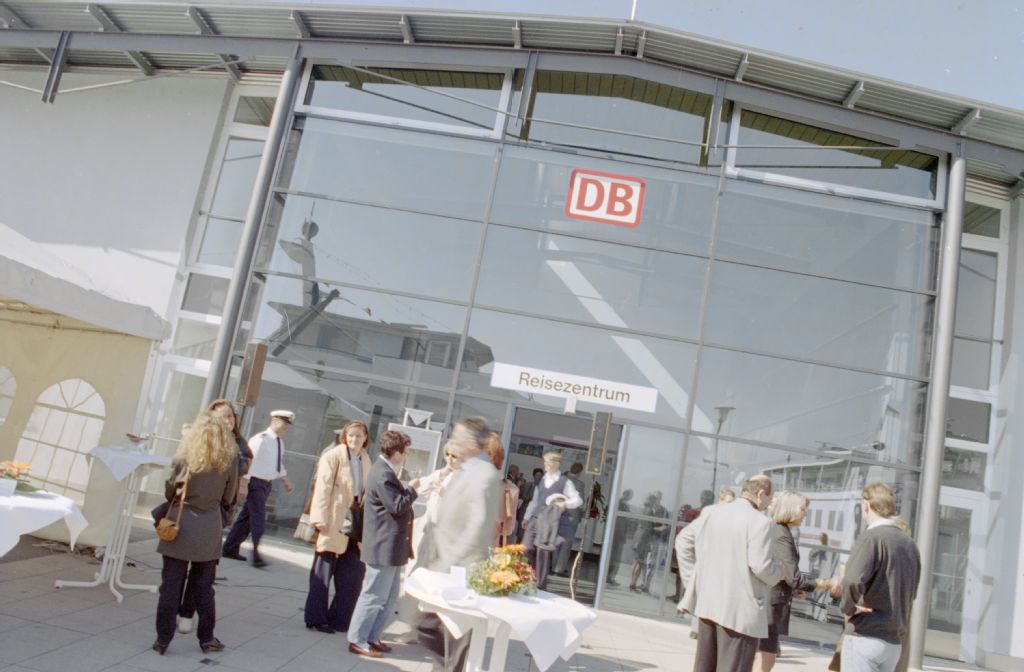 Ship check-in : Swissair counter at Deutsche Bahn on Lake Constance