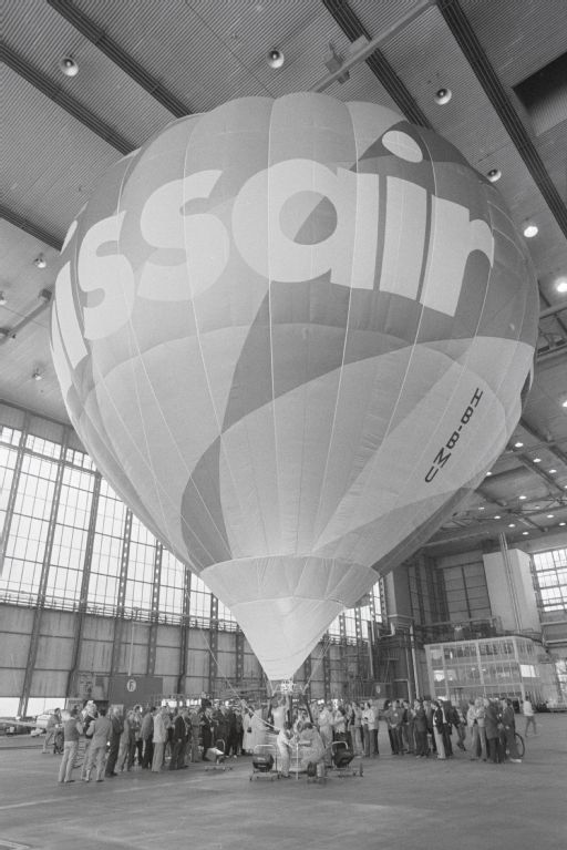 Christening of the Swissair balloon Cameron N-105, HB-BMU with the name "Harlekin" in the shipyard at Zurich-Kloten Airport