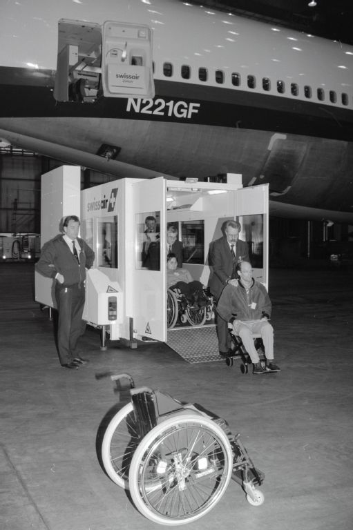 Introduction of Swissair's new Disability Lift