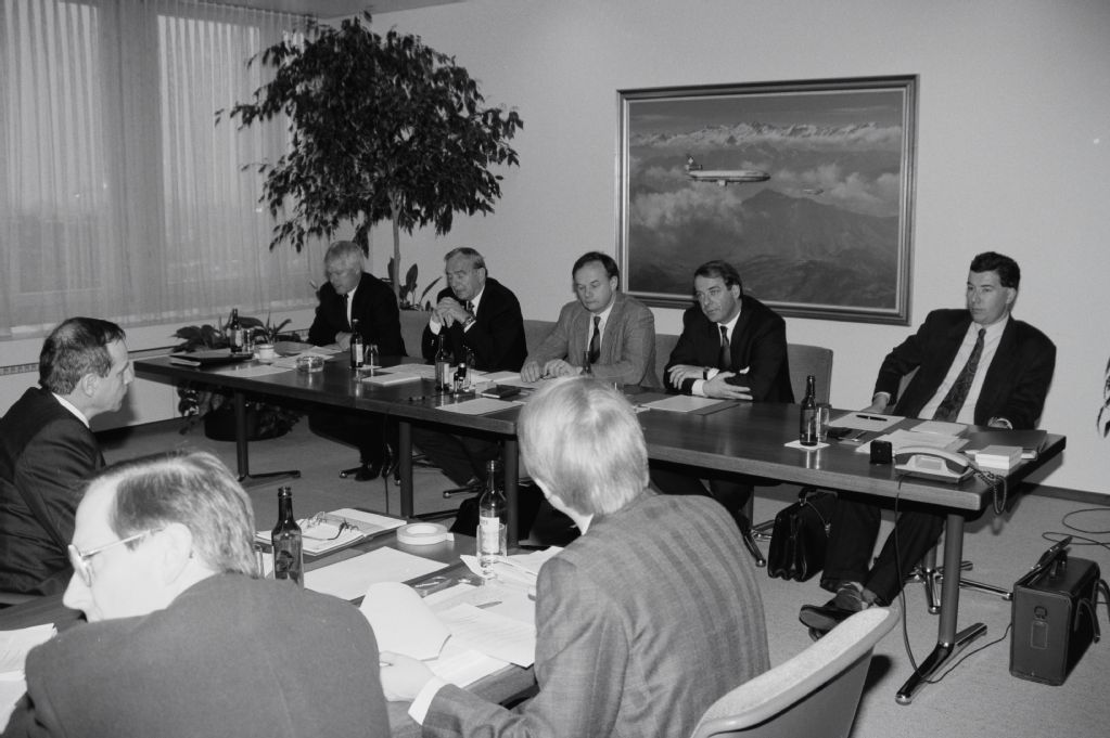 Meeting of the 25-member National Council Commission in the Swissair administration building in Balsberg (Kloten)