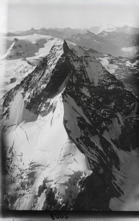 Matterhorn, Val de Challant v. N. W. from 5000 m
