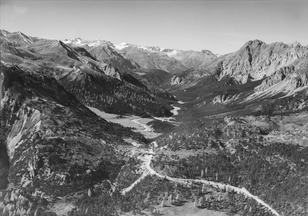 National park, Val Müstair, view to northwest (NW), Ofenpass
