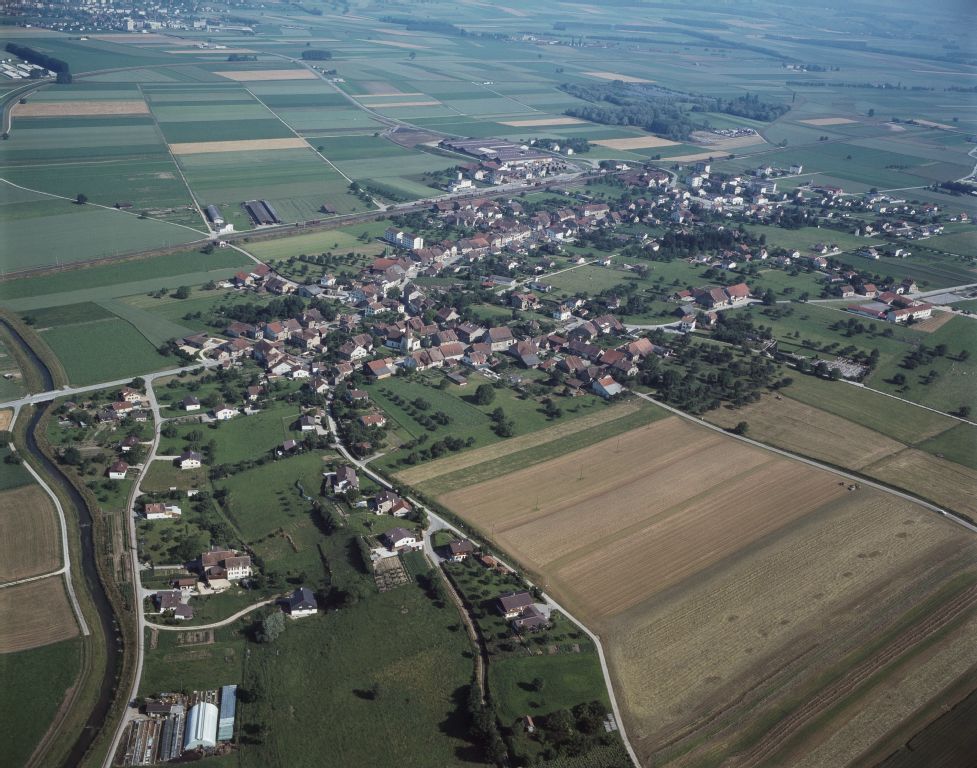 Chavornay, view to the north-northwest (NNW)
