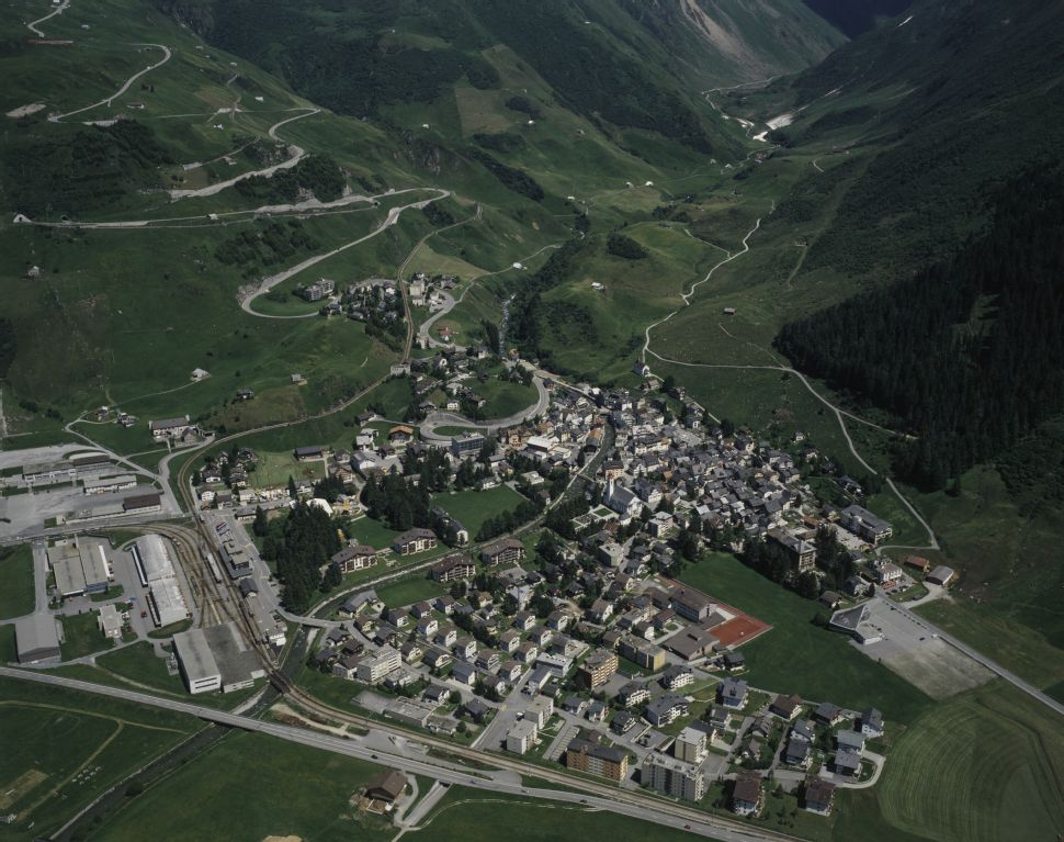 Andermatt, town center, view to the south (S)