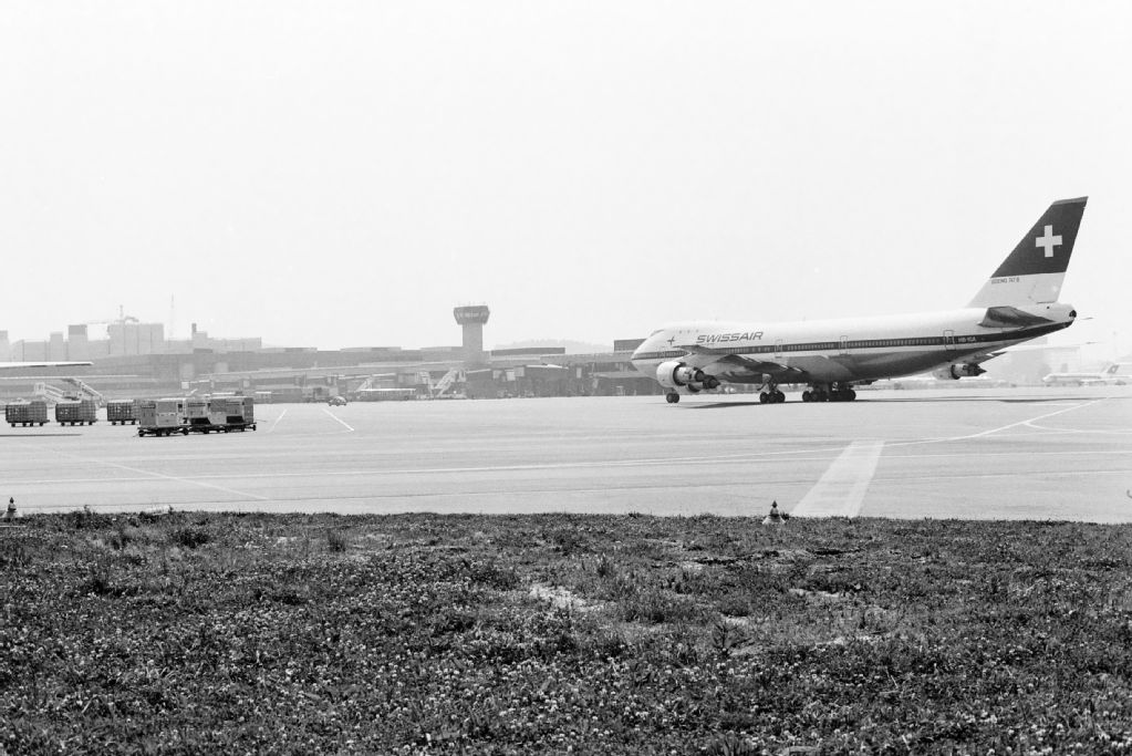 Boeing 747-257 B, HB-IGA "Genève" on the ground in Zurich-Kloten