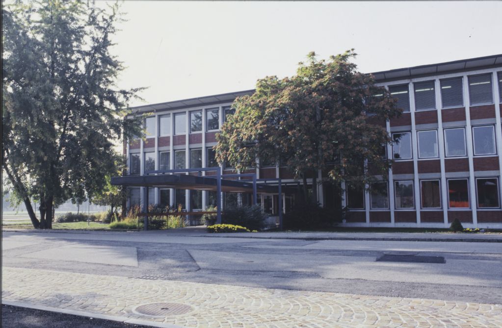 Dübendorf, Swiss Federal Laboratories for Materials Testing and Research (EMPA), administration building