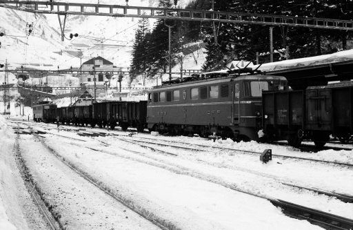 Göschenen, Ae 6/6 No. 11425 "Geneva" as intermediate locomotive