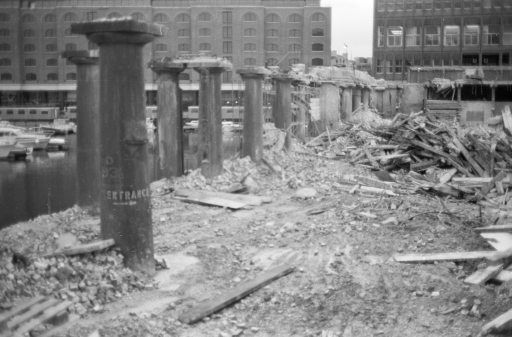 London, St. Kathrin's Dock "Entrance" 1828 in demolition