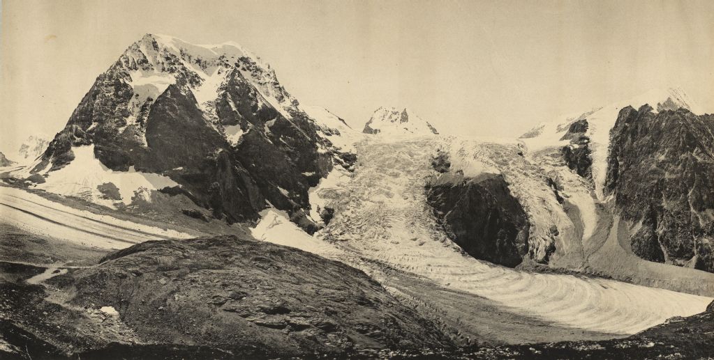 Vue panoramique du Mont Collon et du Pigne d'Arolla prise du Plan de Bertol, août 1893