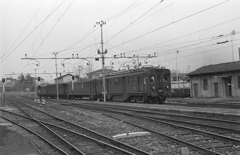 Varese, FNM railcar trains, Sécheron locomotives 1920s
