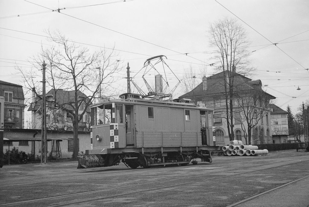 Bern, Burgernziel streetcar depot, Bern Municipal Transport Authority (SVB) service motor car Xe 2/2 No. 502