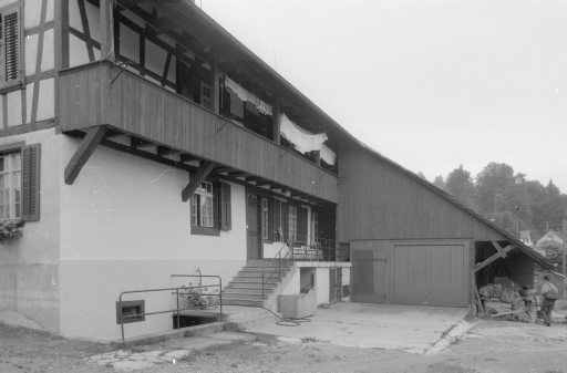 Kleinandelfingen, Schaffhauserstrasse 7, W side