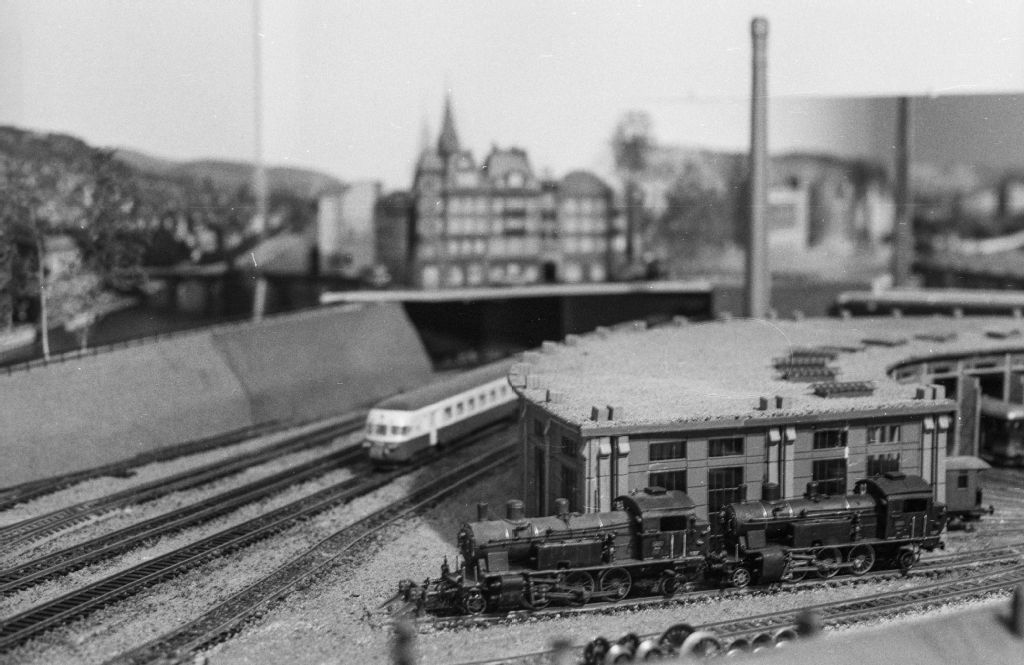 Zurich, Escher Wyss, ship hall, model railroad