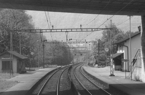 Mezzovico, Station