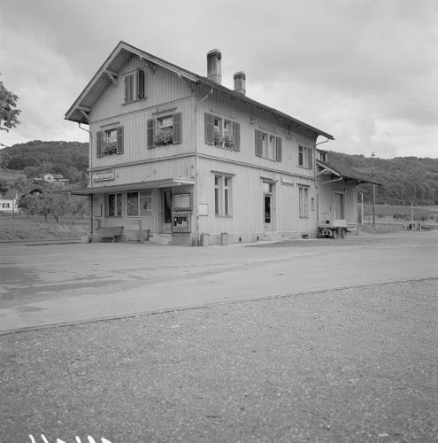 Mammern train station