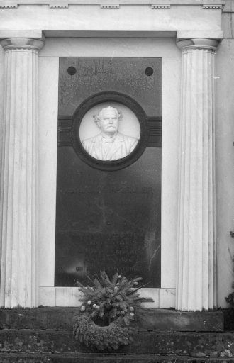 Bauma, grave of Adolf Guyer-Zeller