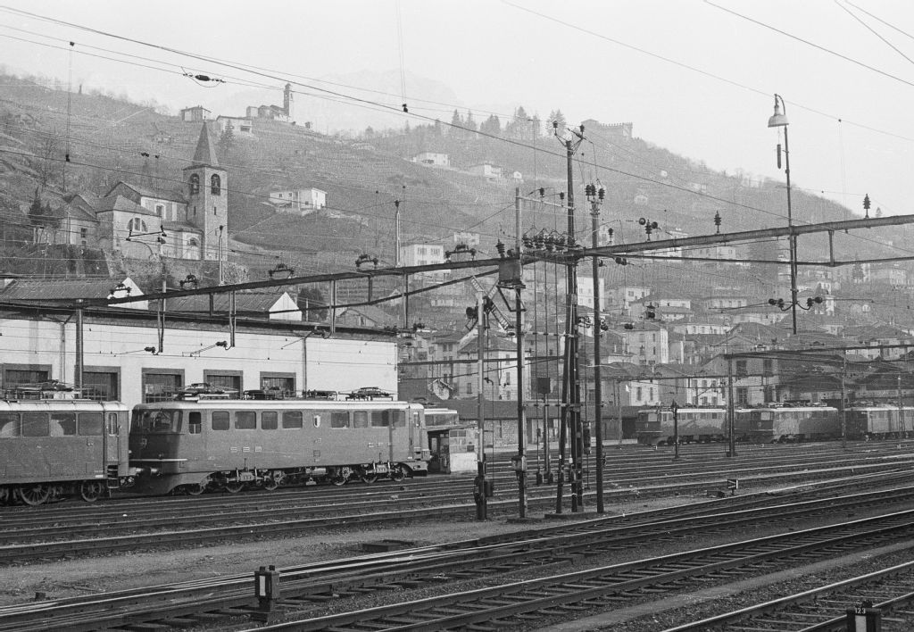 Bellinzona, SBB depot, parked locomotives, six Ae 6/6 and 3 Ae 4/6